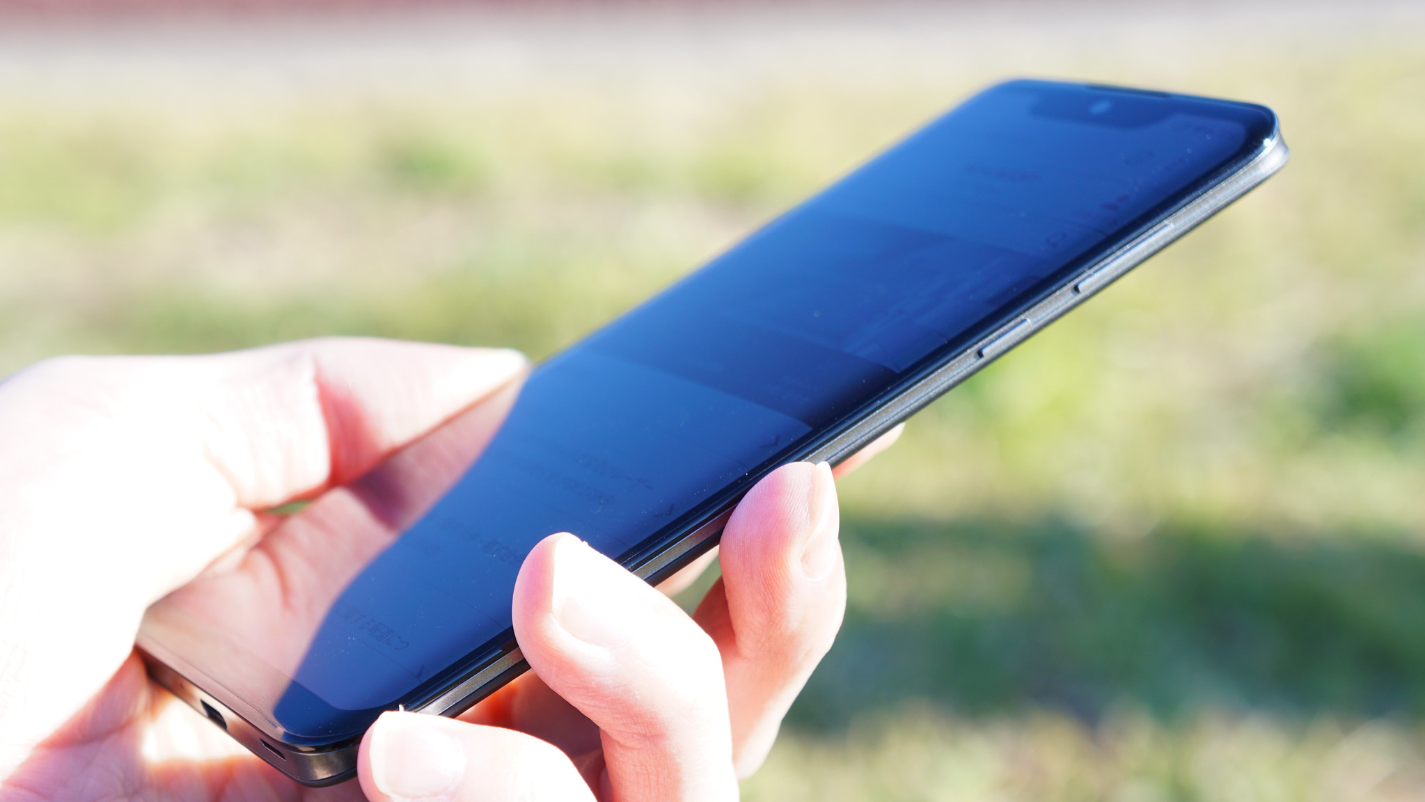 AQUOS zeroの端末画像