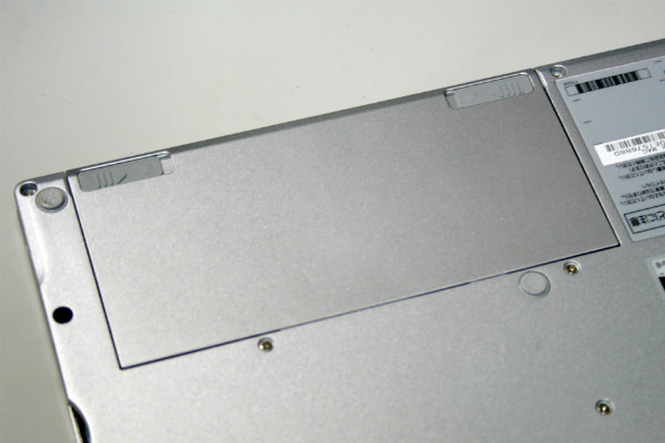 モバイルノートPCのバッテリー by栃尾江美