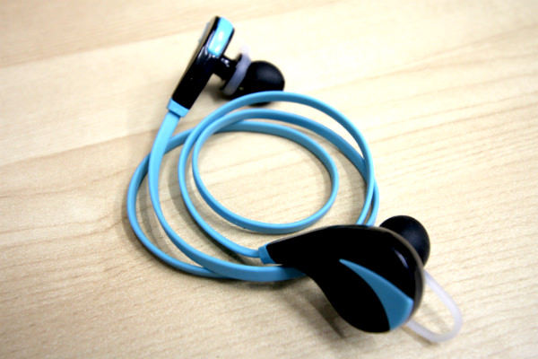 Bluetoothイヤホン by藤原達矢