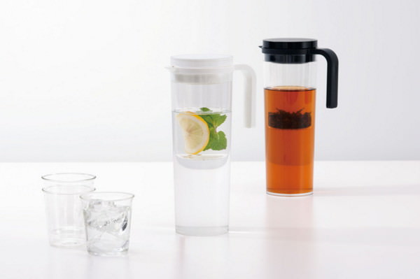 PLUG tea jug