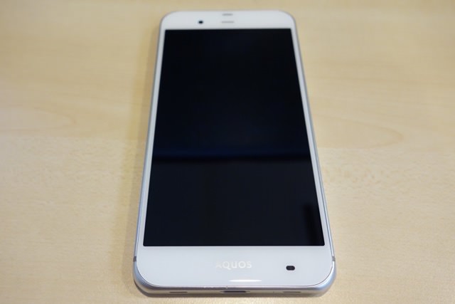 AQUOS Xx3 外観:フロントパネル