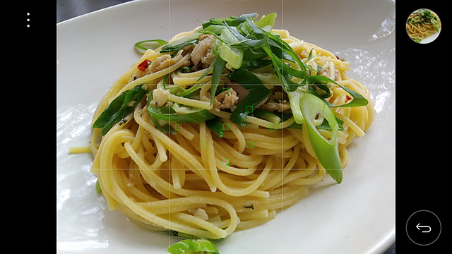驚くほどあっさりしたデザインの「シンプル」