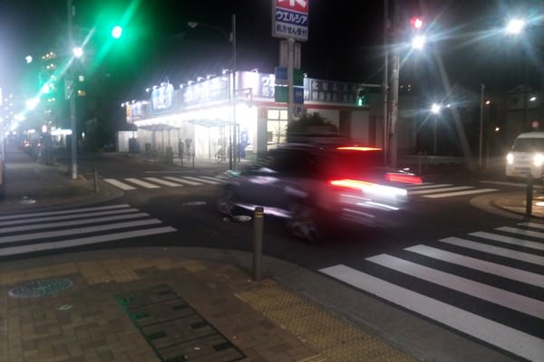 オート撮影のシャッター速度は遅め