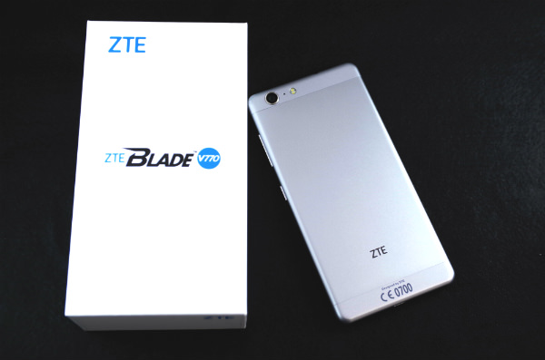 シンプルな性能とデザインで誰にでも扱いやすいBLADE V770