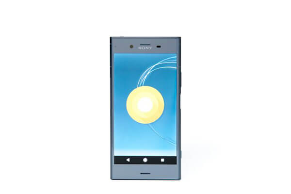 Xperia XZ1は、5.2インチフルHDディスプレイのXperia XZsの後継機種