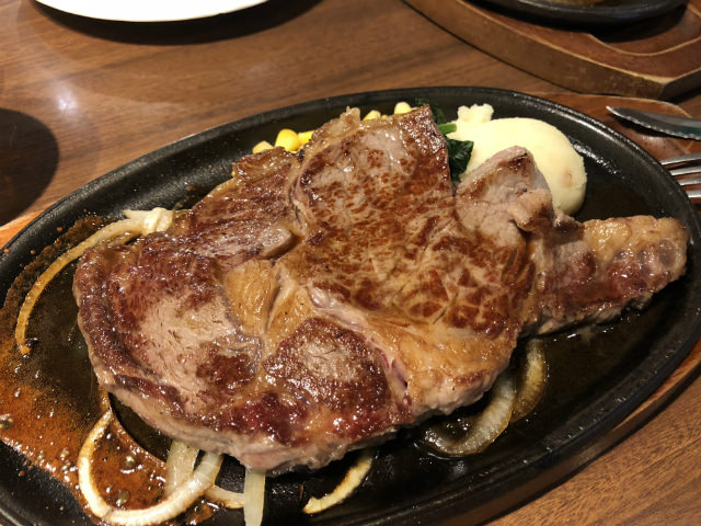 iPhone 8のカメラ作例:ステーキ
