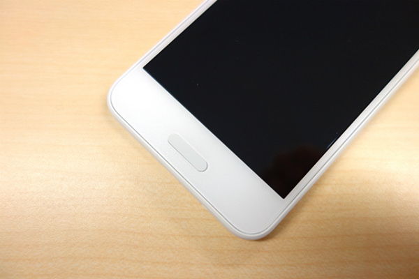 AQUOS sense liteの正面下部