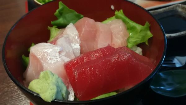HUAWEI P10 lite作例:海鮮丼