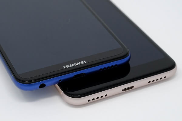 「HUAWEI nova lite 2」と「ZenFone Max Plus」端子の違い