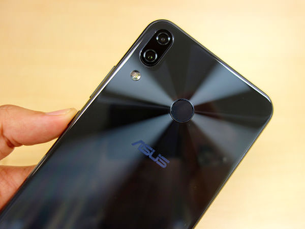 現行モデル最高クラスの高性能を持つフラッグシップモデル「ZenFone 5Z」