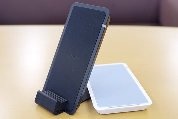 無線充電器 Qi(チー)がおすすめ! iPhoneやAndroidも対応品が続々登場、この便利さ一度使うとやめられない!