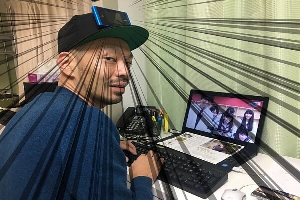 幸せは身近にあるのに気づきにくいもの…もうモバイルWiFiルーターを離さない!