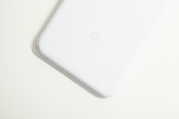 背面にはGoogleのロゴがあります