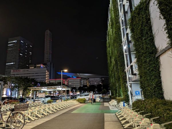 Google Pixel 7aで撮影した夜の駐輪所