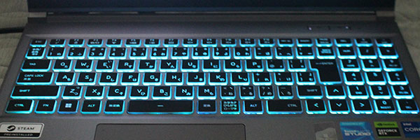 光るキーボード