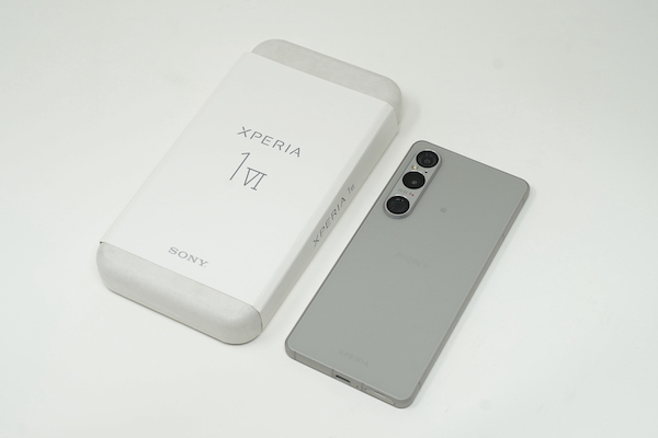 Xperia 1 Ⅵ本体と箱の画像