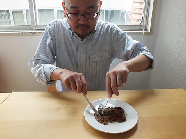 心を落ち着かせ、早速食べてみた。肉厚もあり、ナイフとフォークで食べるのにふさわしい食材といえる