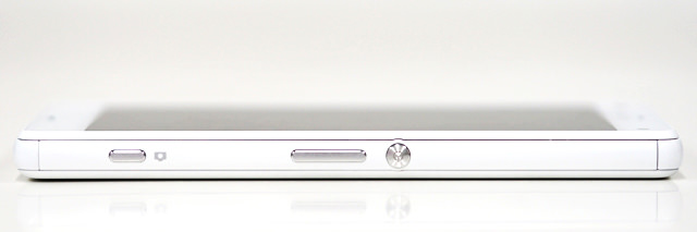 Xperia A4 右側面