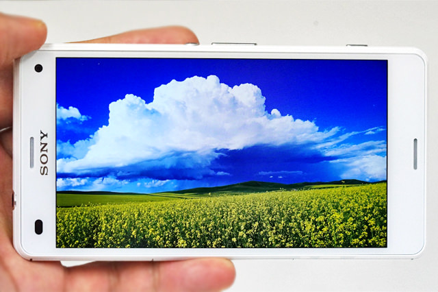 美麗なXperia A4のディスプレイ