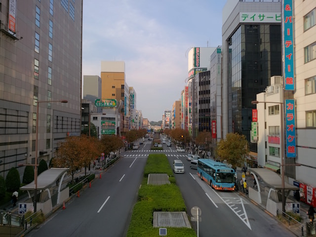 HDRをオンにした状態で撮影した昼過ぎの街並み