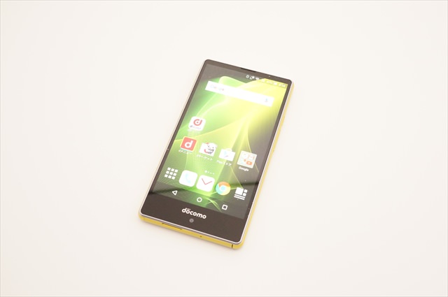 ハイスペックが凝縮されたコンパクトスマホ ドコモ Aquos Compact をレビュー