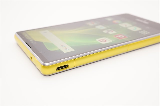 ハイスペックが凝縮されたコンパクトスマホ ドコモ Aquos Compact をレビュー