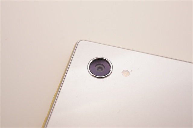 ハイスペックが凝縮されたコンパクトスマホ ドコモ Aquos Compact をレビュー