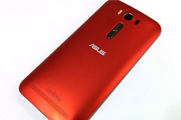 ZenFone 2 Laser:鮮やかなレッドが目を惹くZE500KL