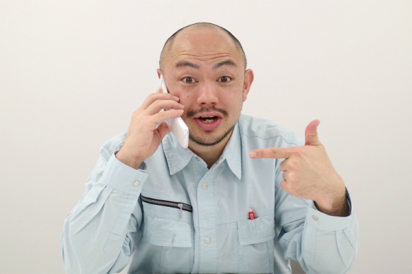 微笑む小さいおじさん