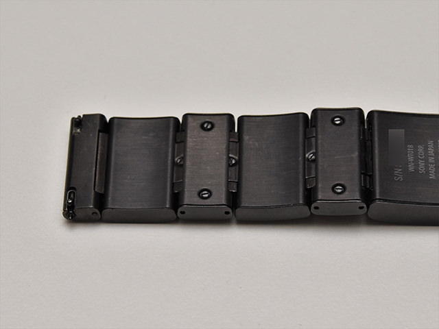 wena wrist バッテリーなどが収納されるエリア
