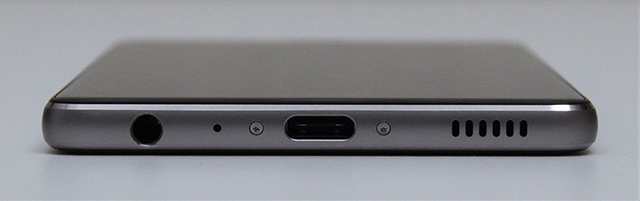 Huawei P9:側面（下）：イヤホンジャック、USB Type-C端子、スピーカー