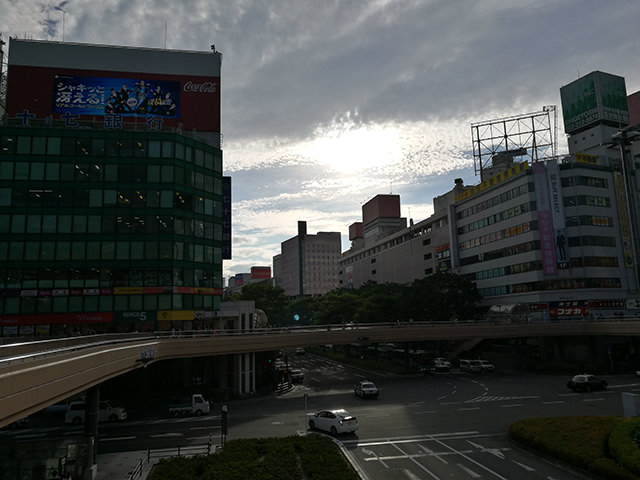 HUAWEI P9　カメラ作例：夕方前の仙台駅前（HDR：オフ）