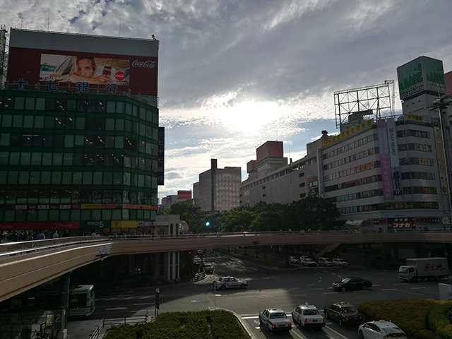 HUAWEI P9　カメラ作例：夕方前の仙台駅前（HDR：オート）