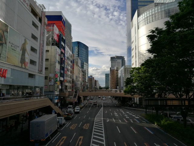 HUAWEI P9　カメラ作例：仙台駅前（日陰）