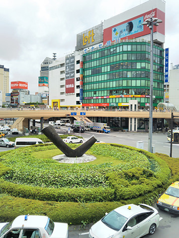 507SH　カメラ作例：仙台駅西口のロータリー（HDRオン）
