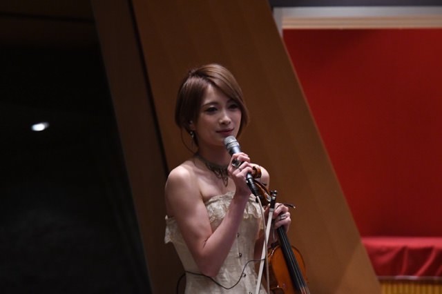 バイオリニストのAyasaさん