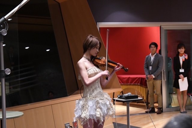 バイオリニストのAyasaさん