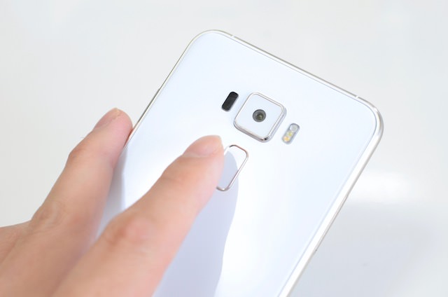 ZenFone 3 指紋認証
