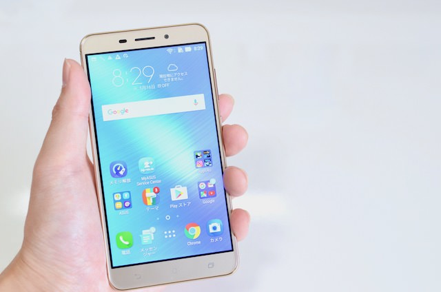 ZenFone 3 Laser を持ってみたところ