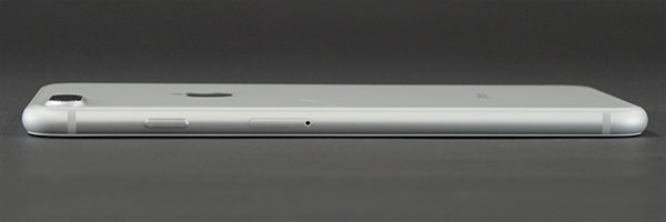 iPhone 8 カラー比較：シルバー