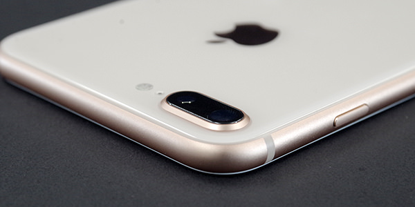 iPhone 8 カラー比較：ゴールド