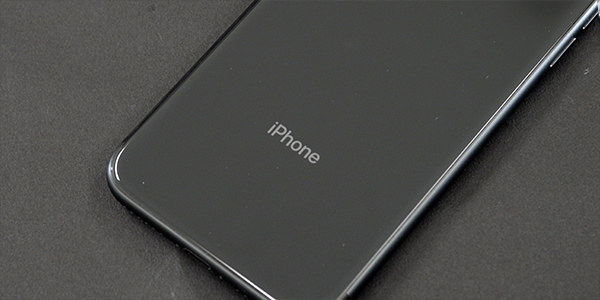 iPhone 8 カラー比較:スペースグレー