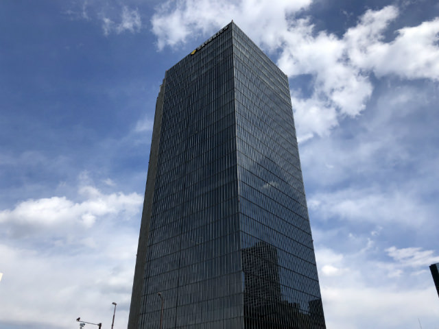 iPhone 8のカメラ作例:高層ビル