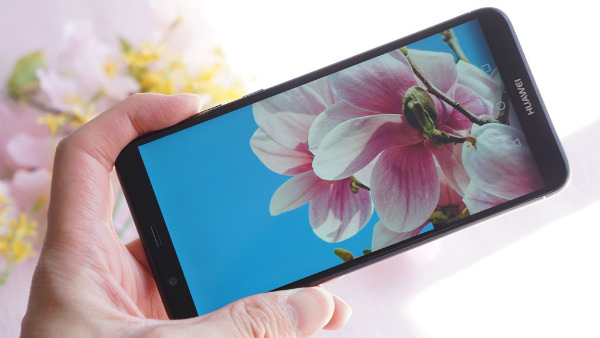 HUAWEI nova lite 2のディスプレイ