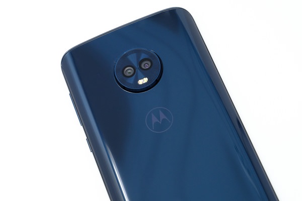 Moto G6 Plus / カメラ部分の装飾