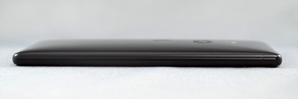 Xperia XZ2 側面 リキッドブラック［Liquid Black］