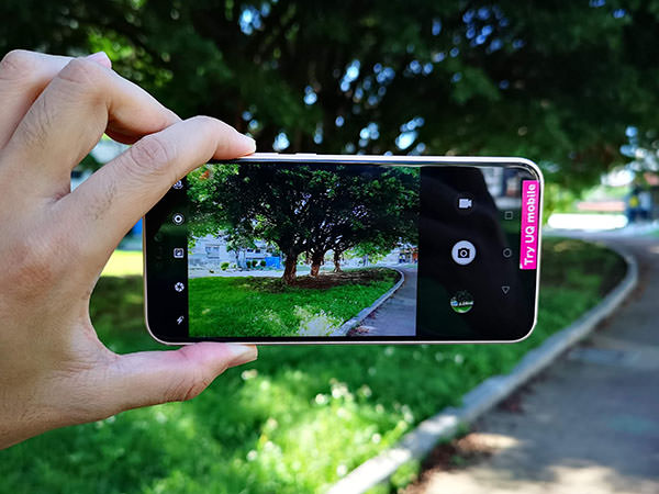 進化したダブルレンズカメラで、よりキレイな写真が撮れる