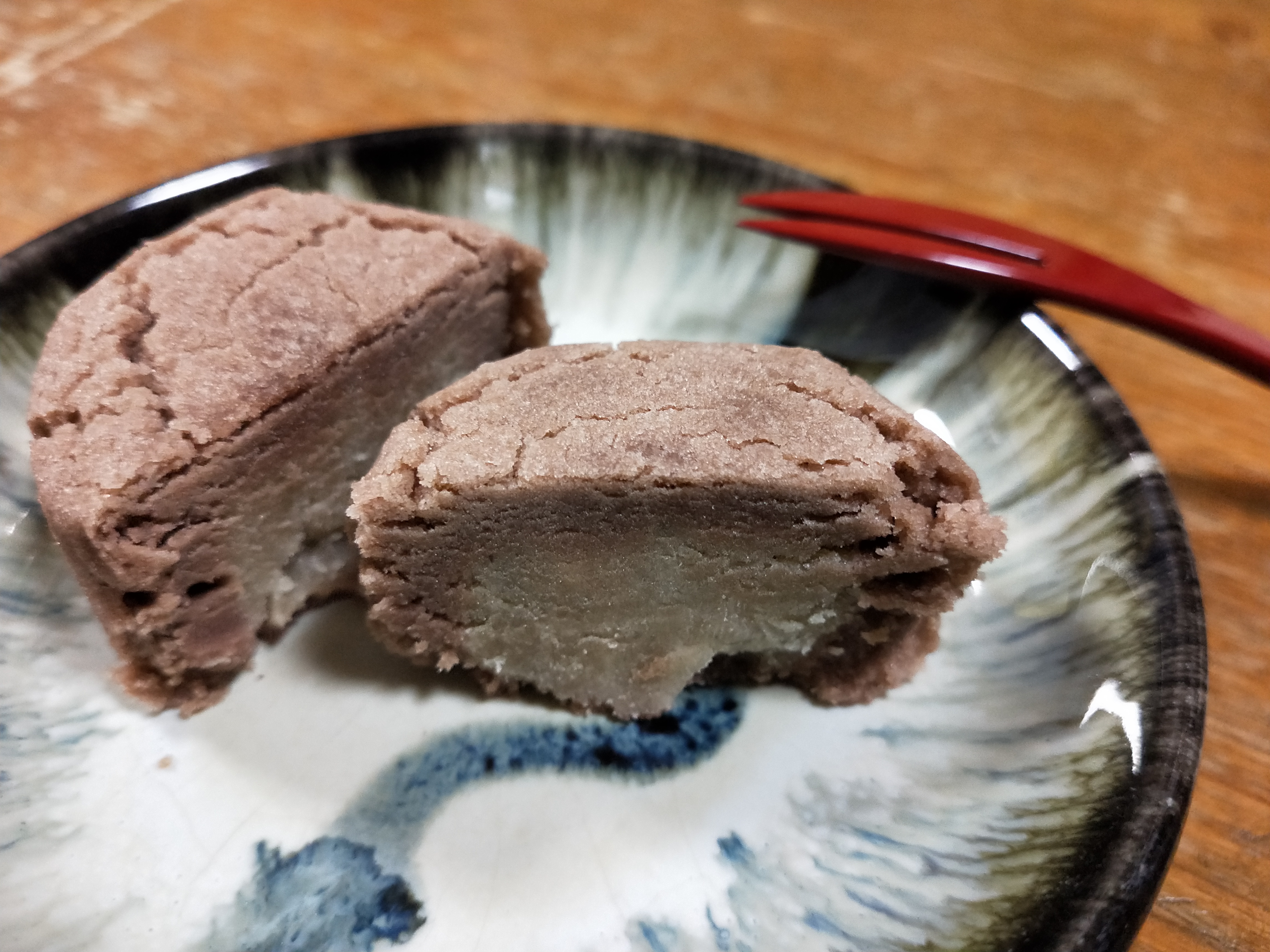 寿司と和菓子を撮影