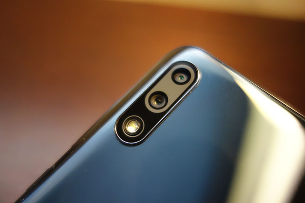 ZenFone Max Pro (M2)はデュアルレンズカメラを搭載