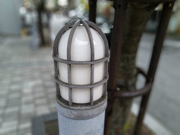 ポートレートモードで撮影(左:ボケ味少なめ 右:ボケ味最大)